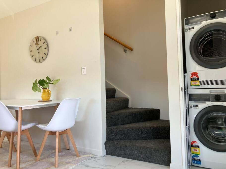 2-Bedroom Ensuite, Close To City, Comfortable, Accessible With Own Parking Крайстчърч Екстериор снимка