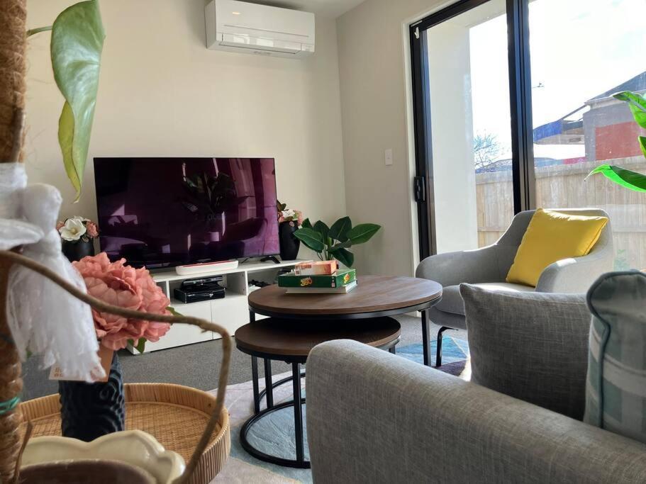 2-Bedroom Ensuite, Close To City, Comfortable, Accessible With Own Parking Крайстчърч Екстериор снимка