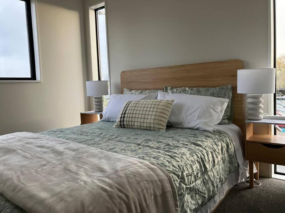 2-Bedroom Ensuite, Close To City, Comfortable, Accessible With Own Parking Крайстчърч Екстериор снимка